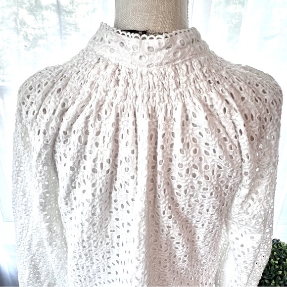 Elan Bella Eyelet Floral Embroidered Top White Size Medium - Picture 5 of 16